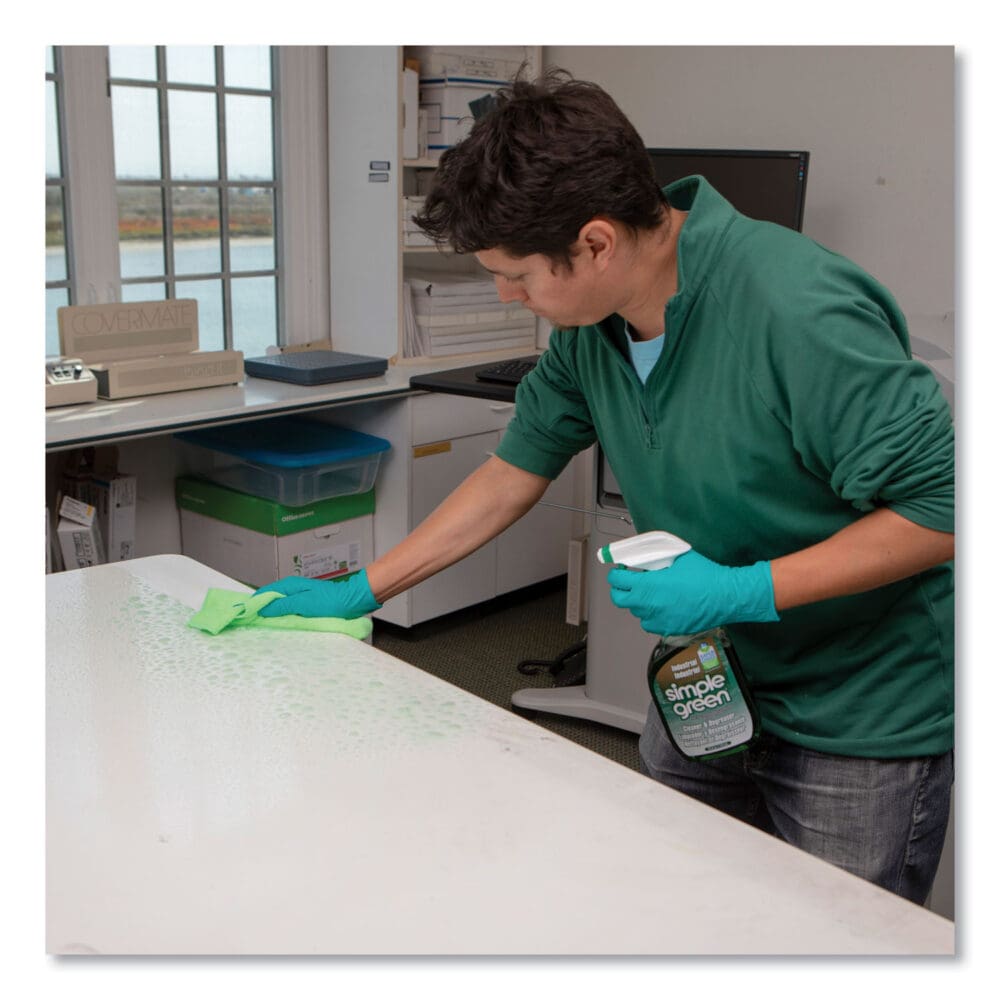Industrial Cleaner and Degreaser, Concentrated, 24 oz Spray Bottle - Image 3