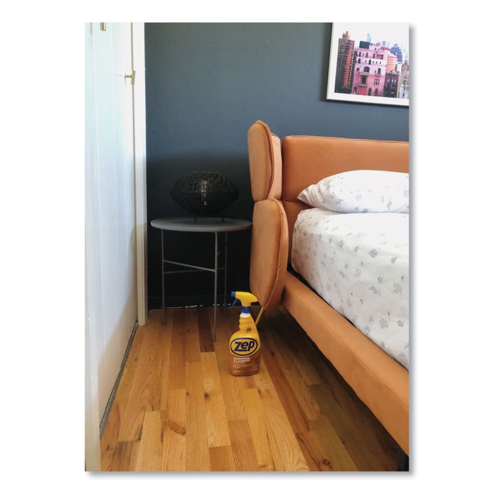 Hardwood and Laminate Cleaner, 32 oz Spray Bottle - Image 5