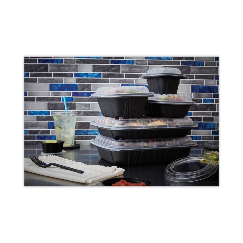 EarthChoice Entree2Go Takeout Container, 3-Compartment, 48 oz, 11.75 x 8.75 x 2.13, Black, Plastic, 200/Carton - Image 4