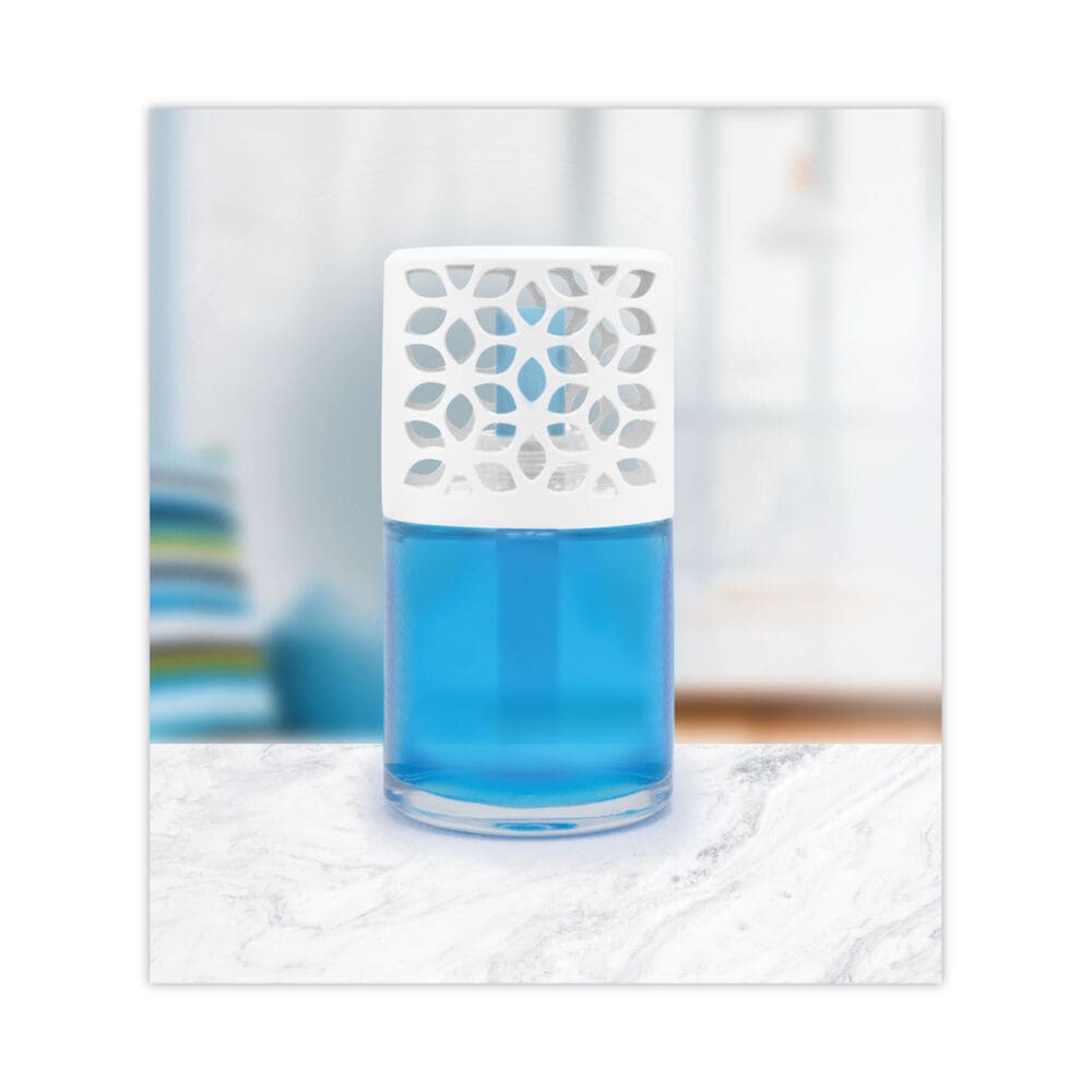 Max Scented Oil Air Freshener, Cool and Clean, 4 oz - Image 2