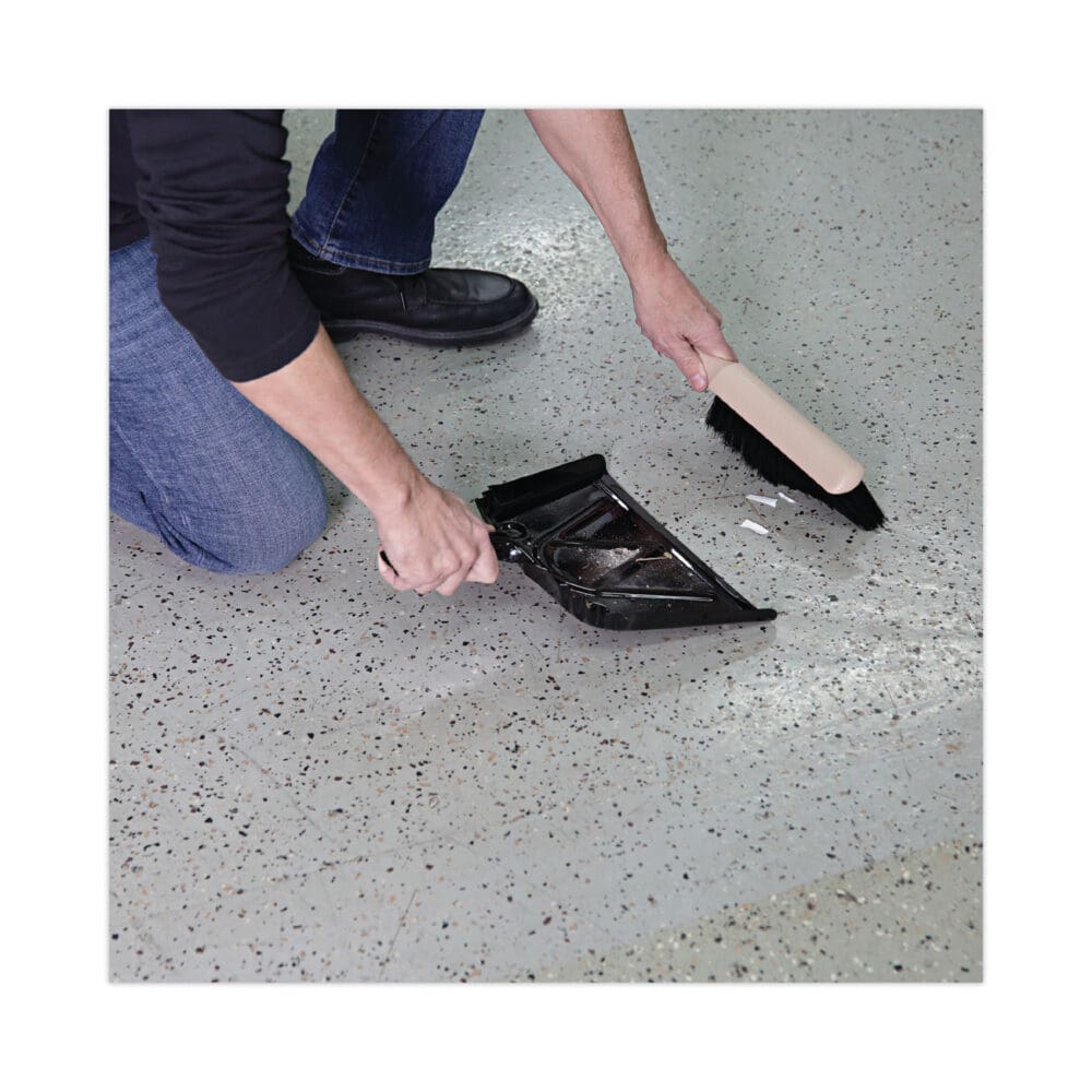 Counter Brush, Black Polypropylene, 4.5" Brush, 3.5" Tan Plastic Handle - Image 4