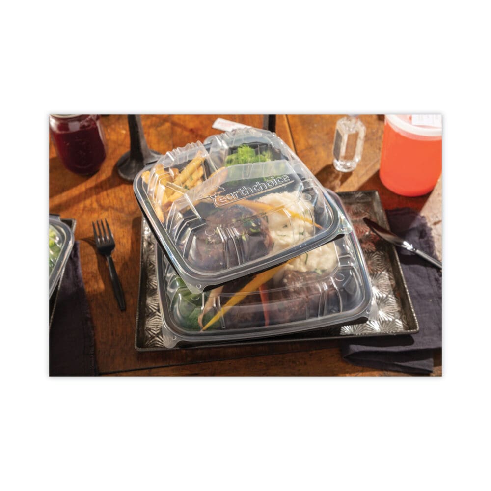 EarthChoice Vented Dual Color Microwavable Hinged Lid Container, 3-Comp Base/Lid, 34 oz, 10.5x9.5x3, Blk/Clr, Plastic, 132/CT - Image 6