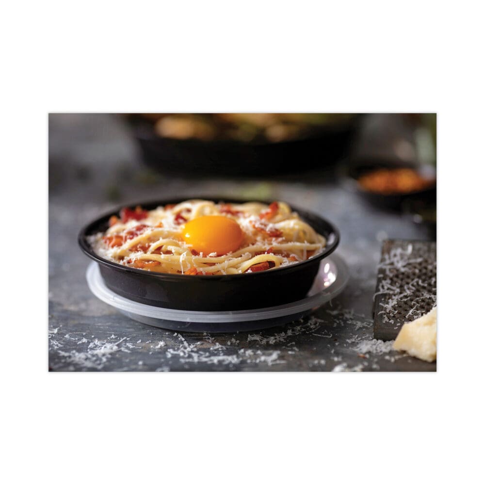 EarthChoice Versa2Go Microwaveable Container, 30 oz, 6.8 x 6.8 x 2.2, Black/Clear, Plastic, 150/Carton - Image 2