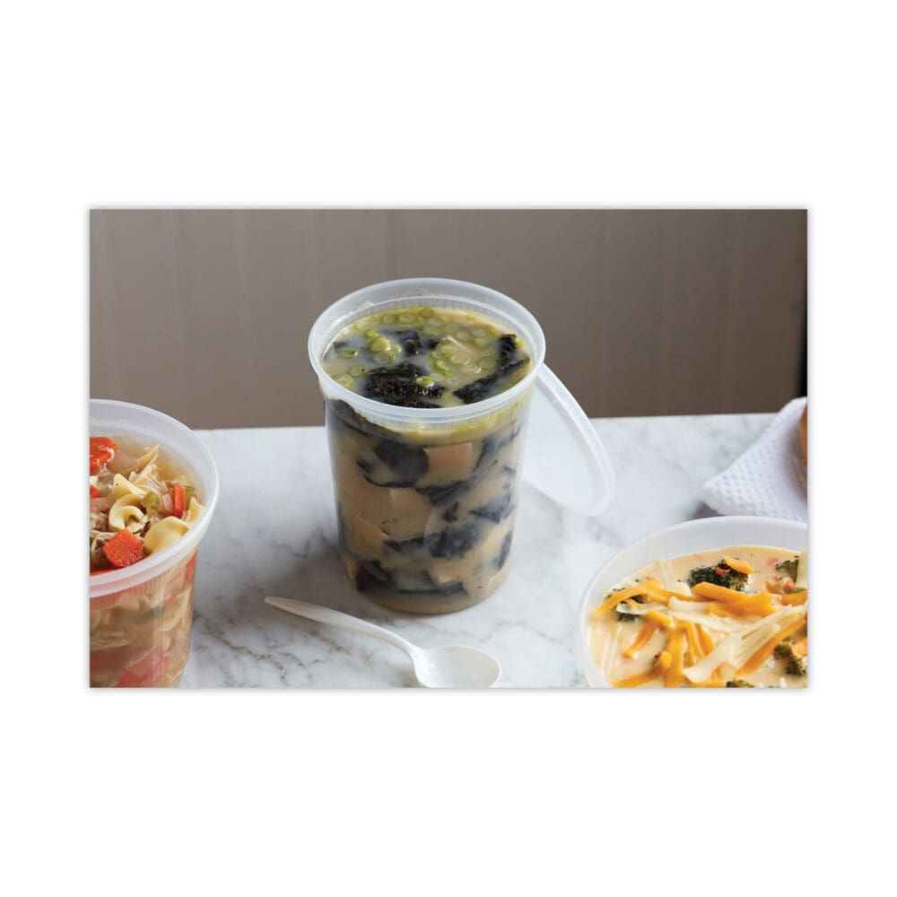 Newspring DELItainer Microwavable Container, 32 oz, 4.55 x 4.55 x 5.55, Natural, Plastic, 480/Carton - Image 6