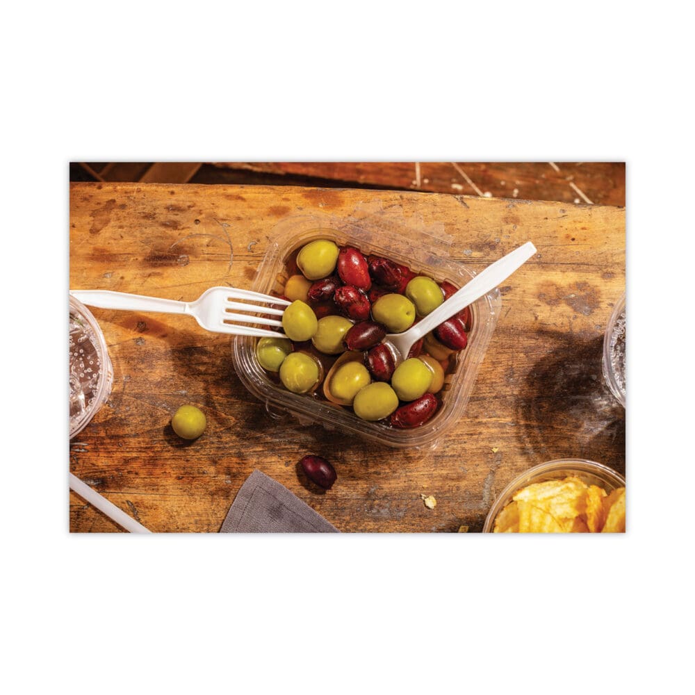 EarthChoice Tamper Evident Recycled Hinged Lid Deli Container, 16 oz, 5.38 x 4.5 x 2.63, Clear, Plastic, 304/Carton - Image 2