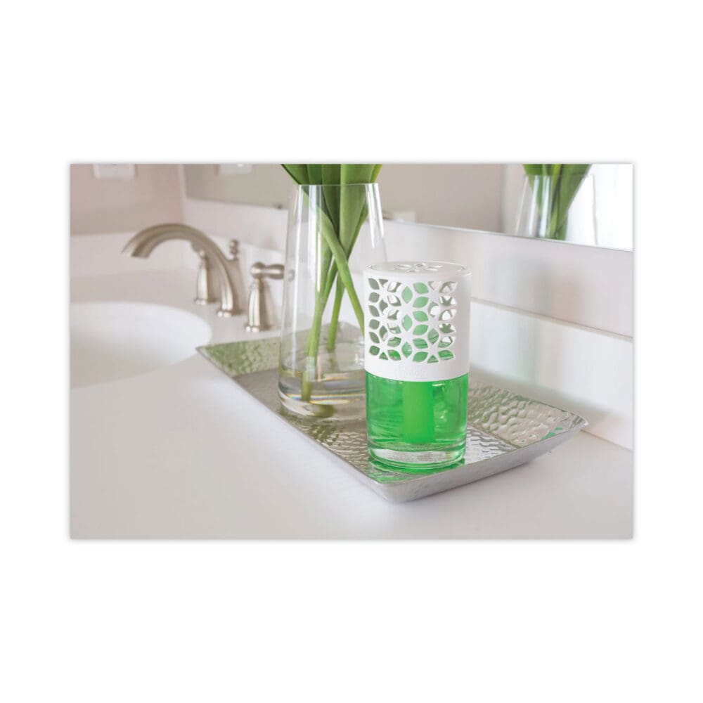 Max Scented Oil Air Freshener, Meadow Breeze, 4 oz - Image 3