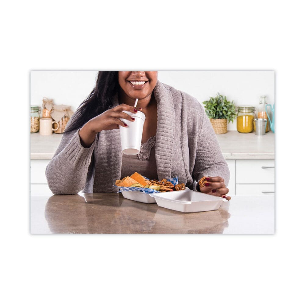 Insulated Foam Hinged Lid Containers, 1-Compartment, 9 x 9.4 x 3, White, 200/Pack, 2 Packs/Carton - Image 4