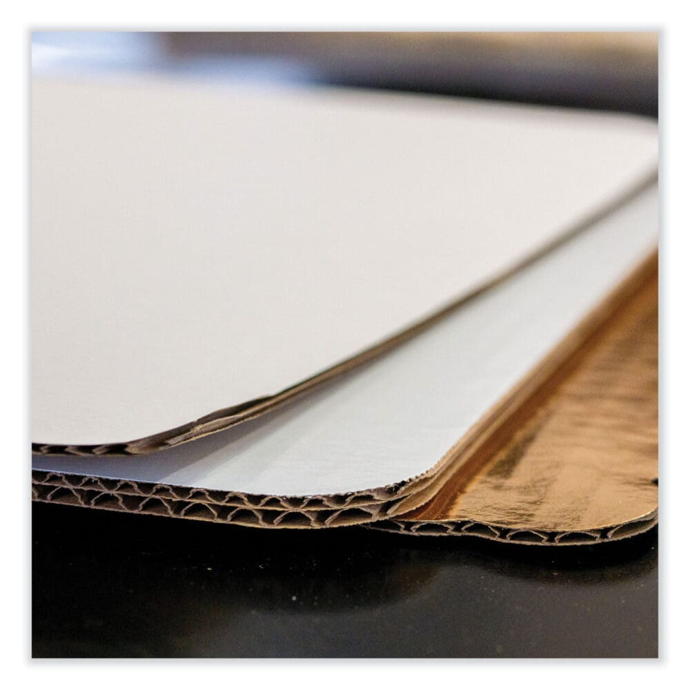 Bakery Bright White Cake Pad, Single Wall Pad, 25.5 x 17.5, White, Paper, 50/Carton - Image 4