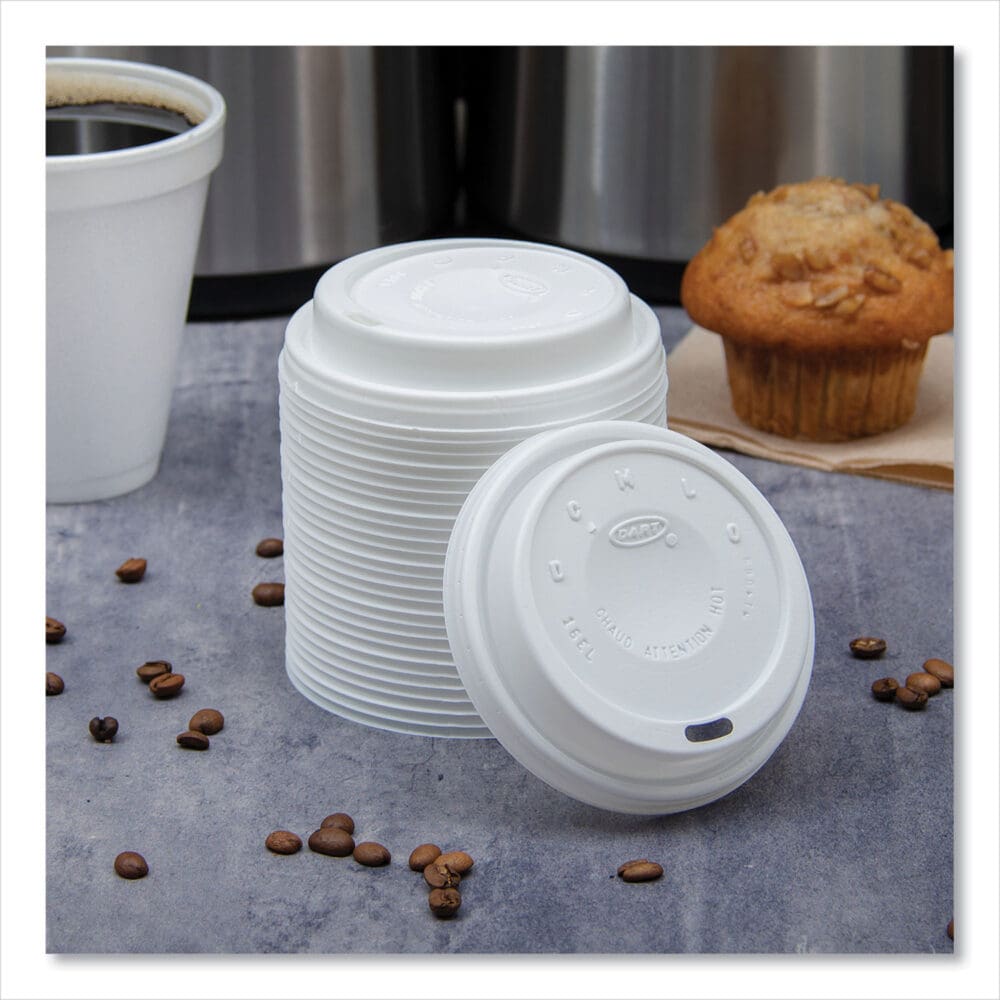 Cappuccino Dome Sipper Lids, Fits 12 oz to 24 oz Cups, White, 1,000/Carton - Image 4