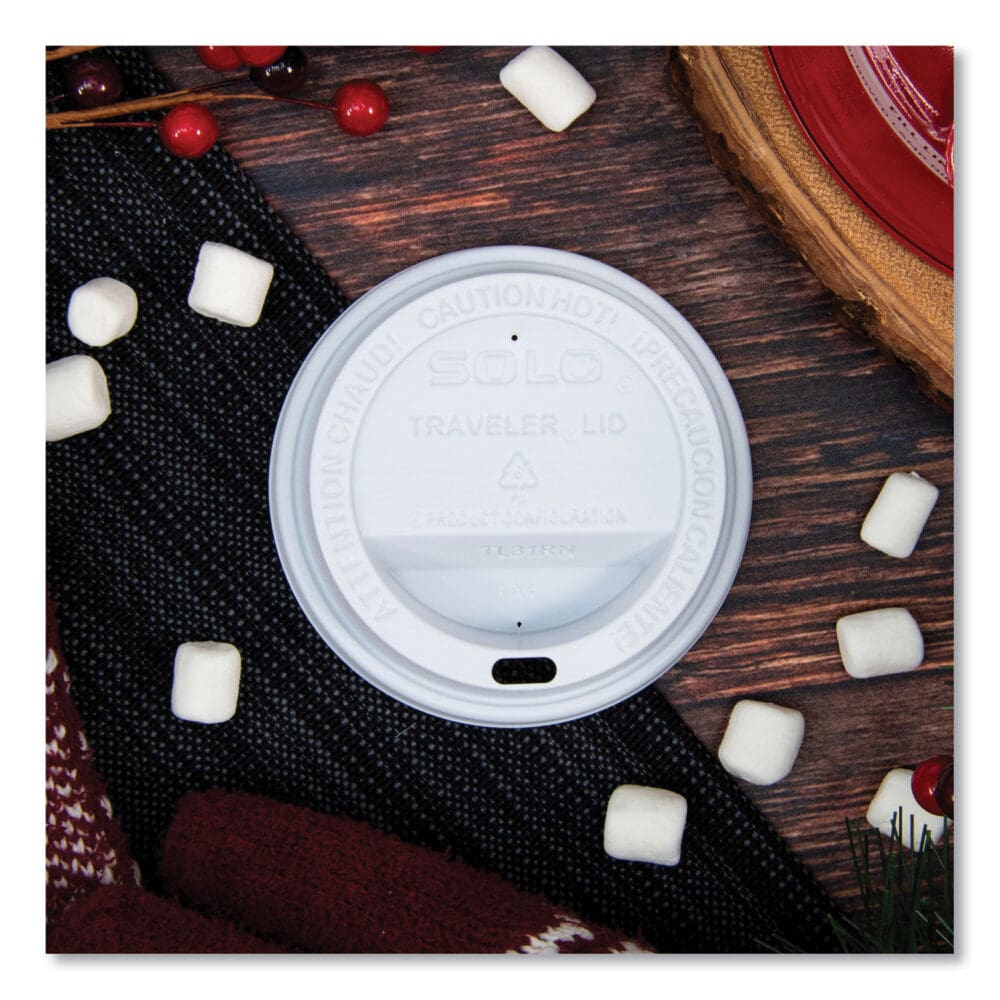 Traveler Cappuccino Style Dome Lid, Fits 10 oz Cups, White, 100/Pack, 10 Packs/Carton - Image 5