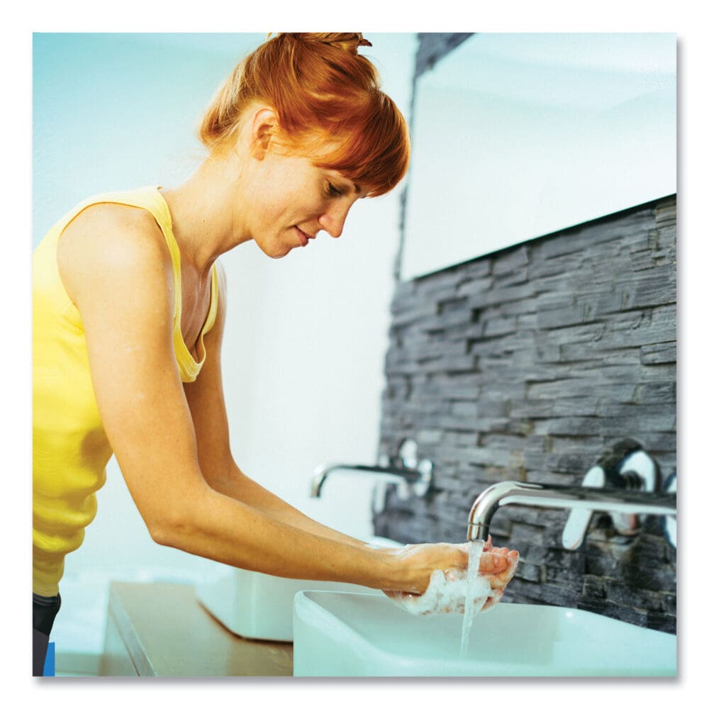 Essential Green Certified Foam Skin Cleanser, Neutral, 1,000 mL Bottle - Image 3