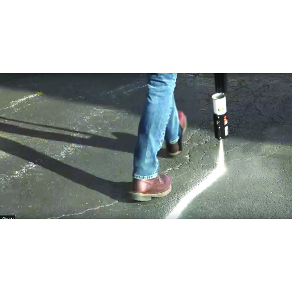 Industrial Choice M1600 System Solvent-Based Precision Line Marking Paint, Flat White, 17 oz Aerosol Can, 12/Carton - Image 2